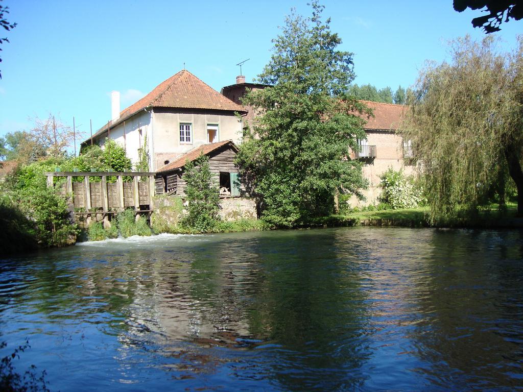 Bed and Breakfast Le Moulin De Fillievres Экстерьер фото